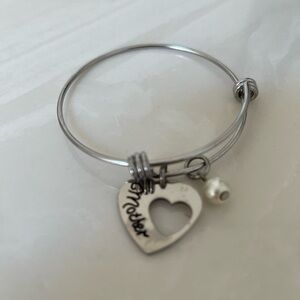 Silver bracelet with Pearl & Mother Heart Chatm